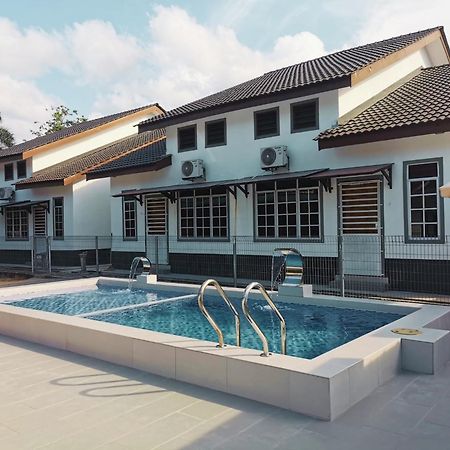 Nazza Homestay Besut With Swimming Pool Kampung Raja Kültér fotó