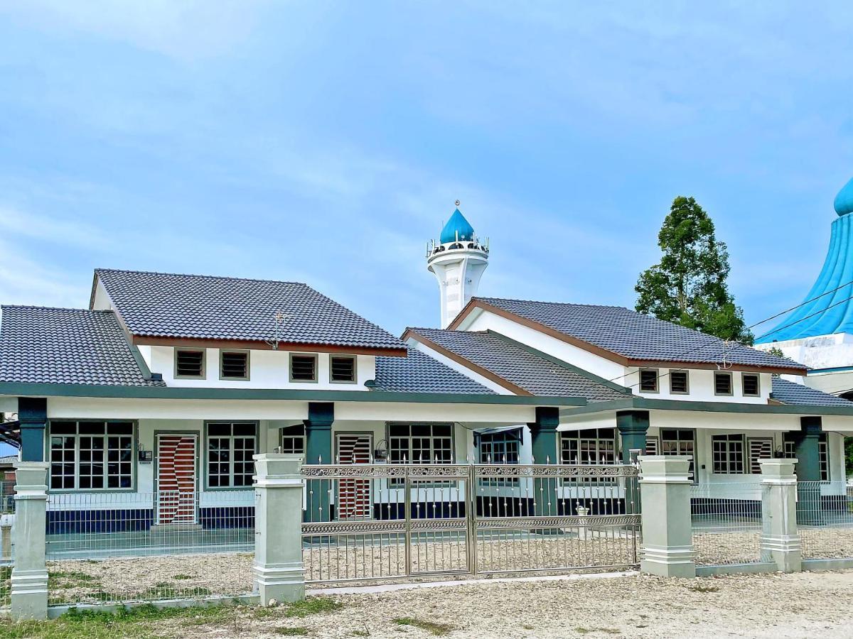 Nazza Homestay Besut With Swimming Pool Kampung Raja Kültér fotó